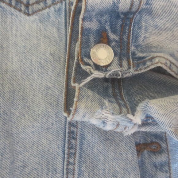 Bluenotes Deliberately Distressed Acid Washed Women's Denim Jean Jacket - Size M - Picture 8 of 13